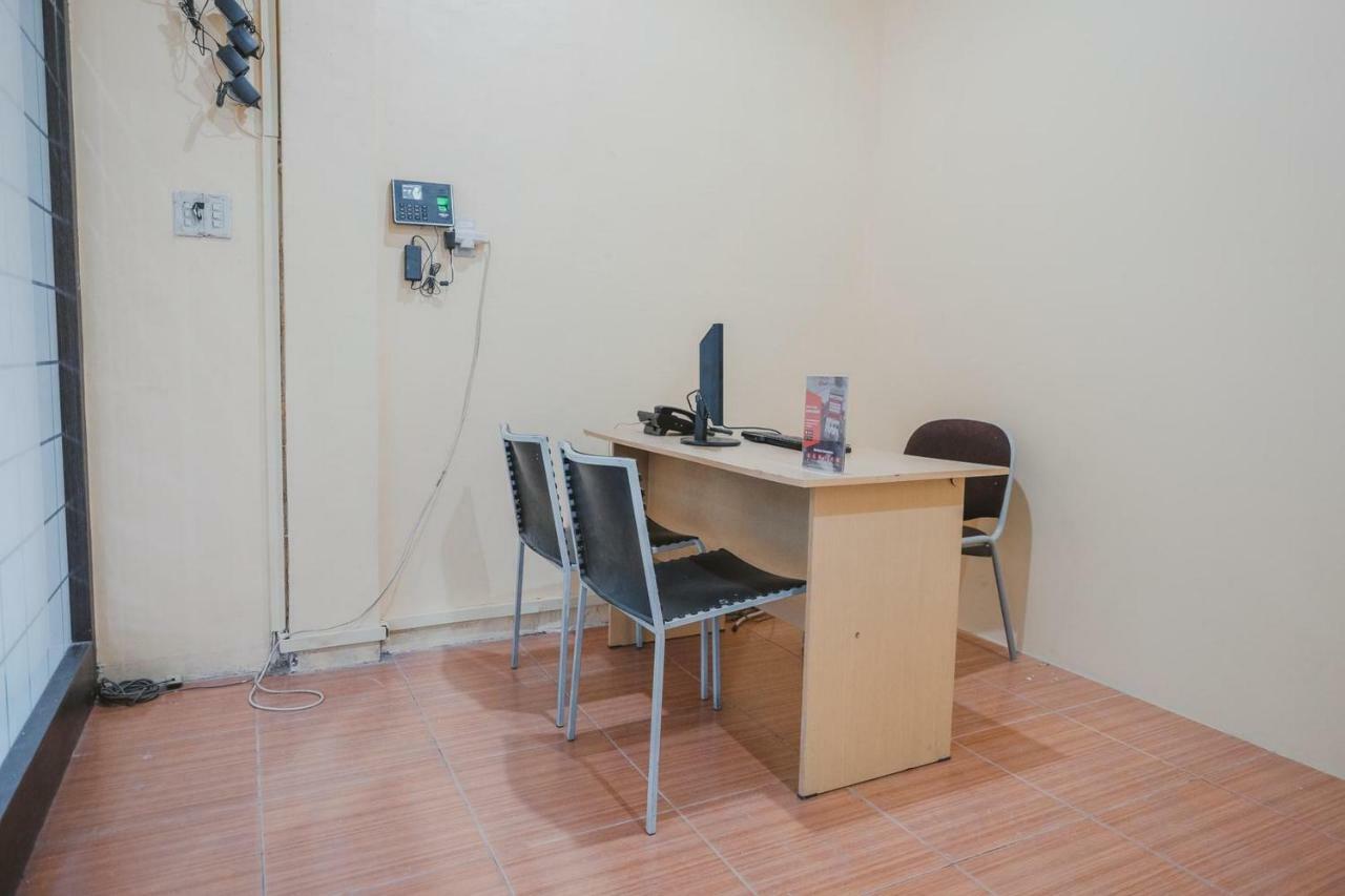 Reddoorz @ Jalan Pemuda Medan Hotell Exteriör bild