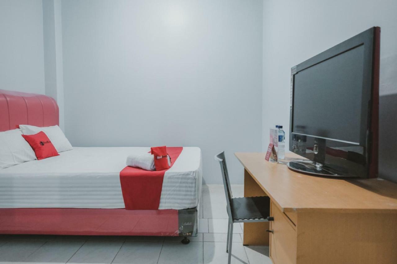 Reddoorz @ Jalan Pemuda Medan Hotell Exteriör bild